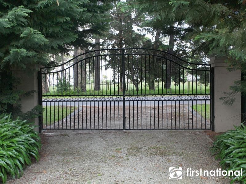 224 Harkaway Road, Harkaway VIC 3806