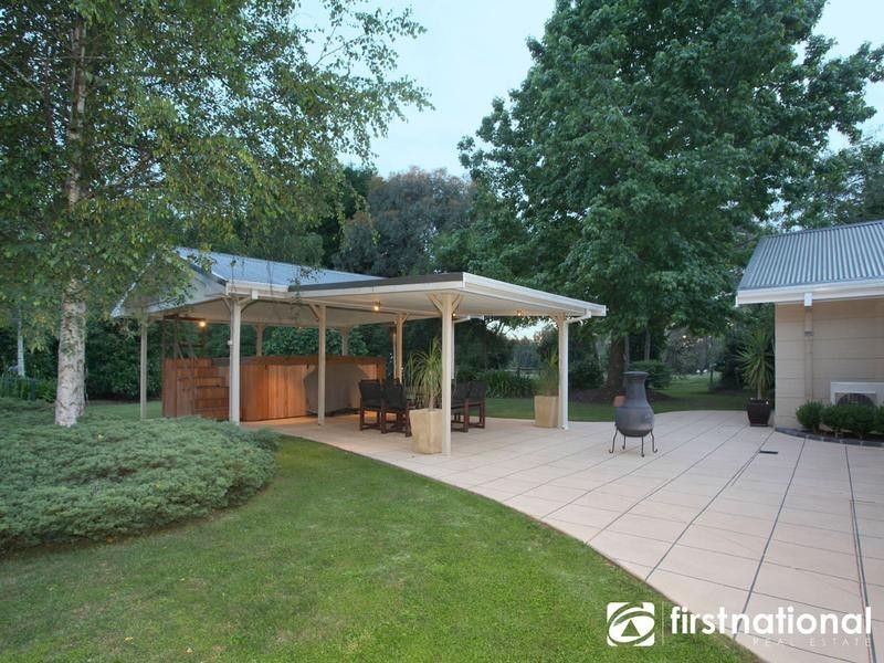 224 Harkaway Road, Harkaway VIC 3806