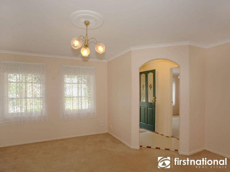 8 Emma Court, Berwick VIC 3806