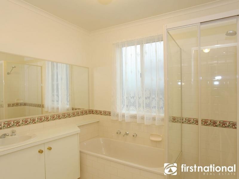 8 Emma Court, Berwick VIC 3806