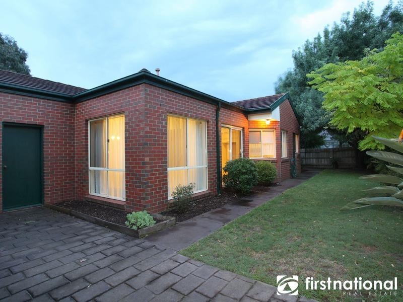 8 Emma Court, Berwick VIC 3806