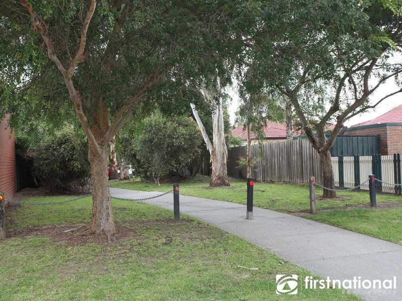 8 Emma Court, Berwick VIC 3806