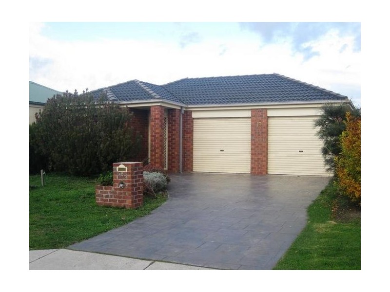 13 Spring Circuit, Pakenham VIC 3810