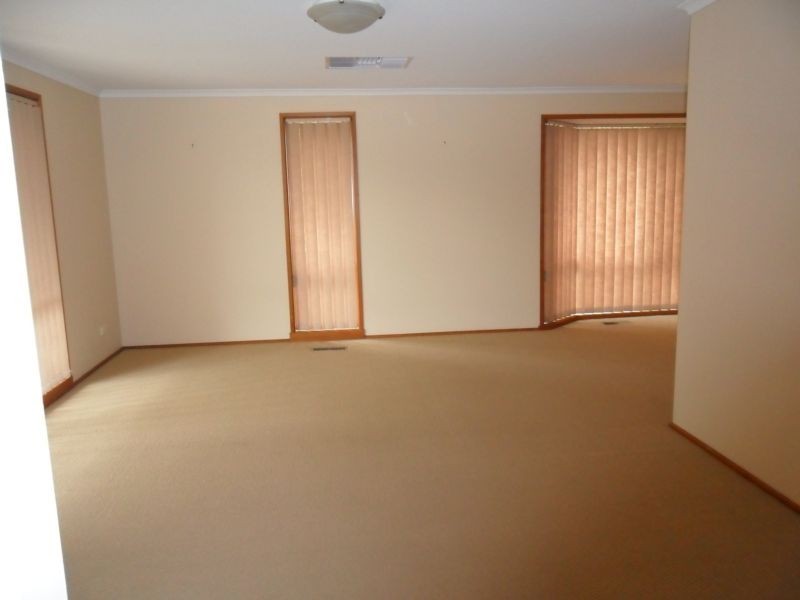 48 Lawrence Drive, Berwick VIC 3806