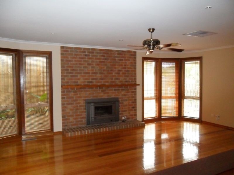 48 Lawrence Drive, Berwick VIC 3806