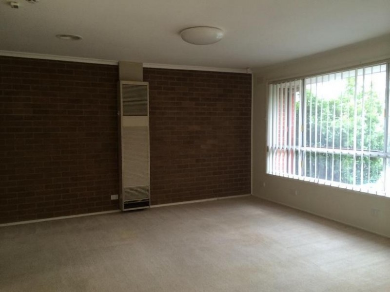 2/8 Wheeler Street, Berwick VIC 3806