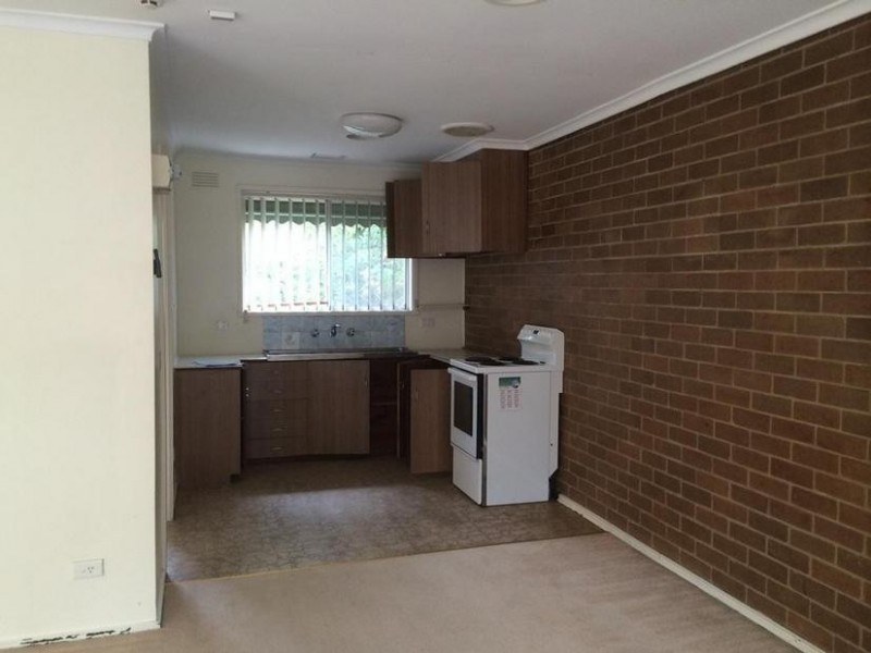 2/8 Wheeler Street, Berwick VIC 3806