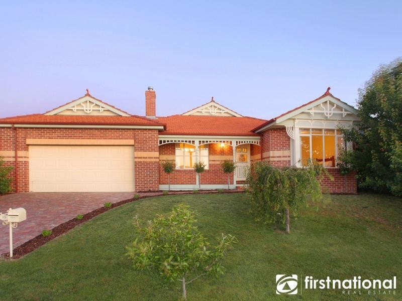 19 Nightingale Crescent, Berwick VIC 3806