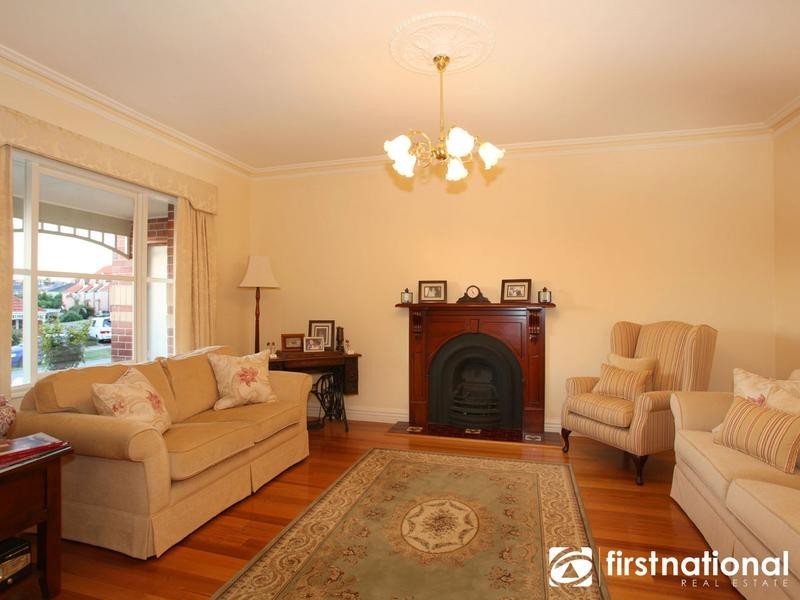 19 Nightingale Crescent, Berwick VIC 3806