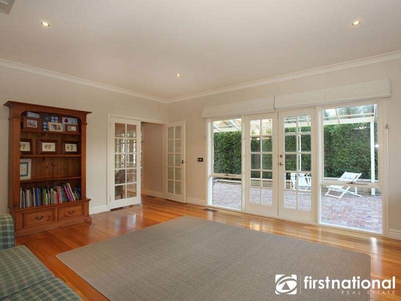 19 Nightingale Crescent, Berwick VIC 3806