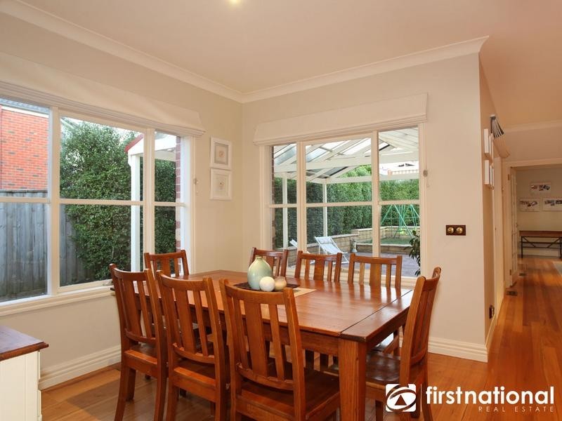 19 Nightingale Crescent, Berwick VIC 3806