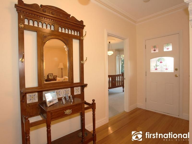 19 Nightingale Crescent, Berwick VIC 3806