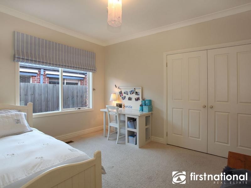 19 Nightingale Crescent, Berwick VIC 3806