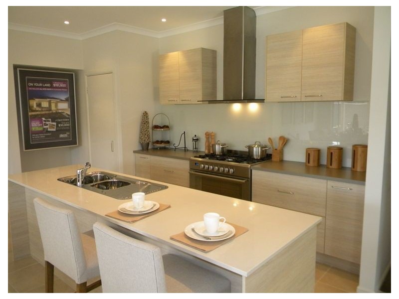 7 Kindred Avenue, Cranbourne North VIC 3977