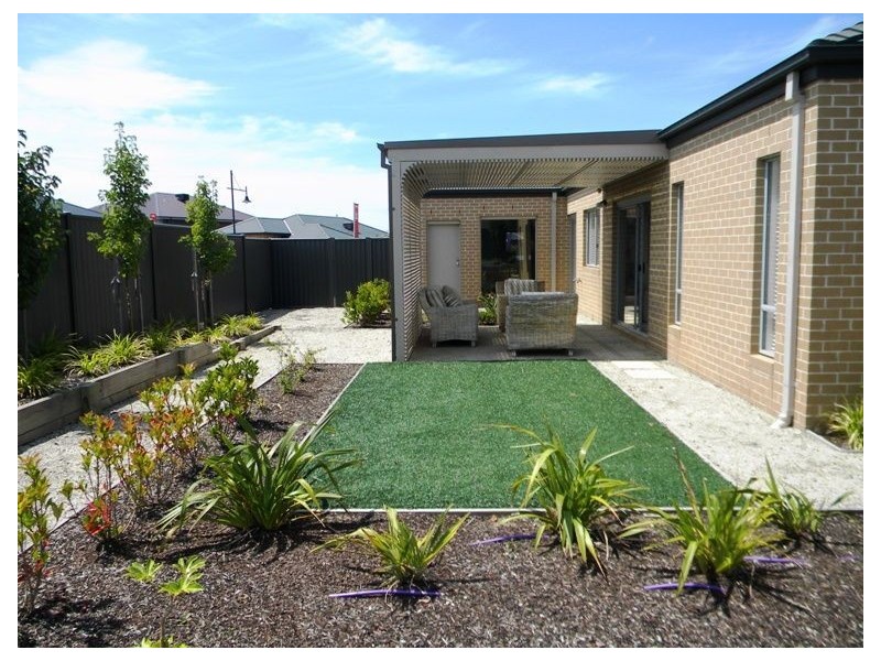 7 Kindred Avenue, Cranbourne North VIC 3977