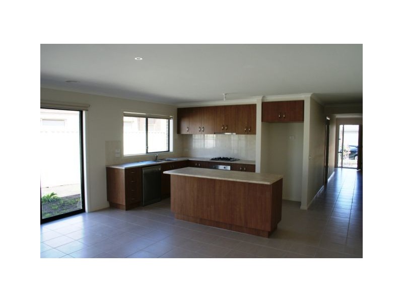 17 Serenity Street, Pakenham VIC 3810