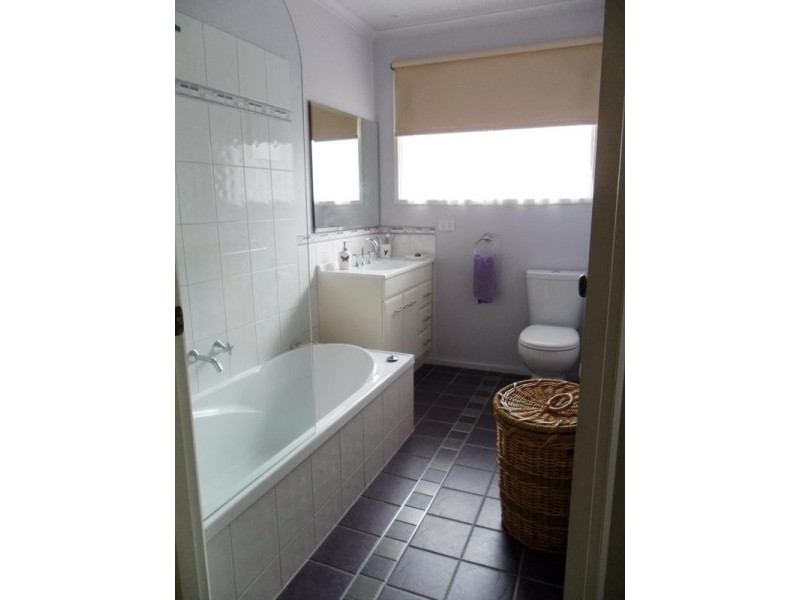 14 Lancaster Avenue, Narre Warren VIC 3805