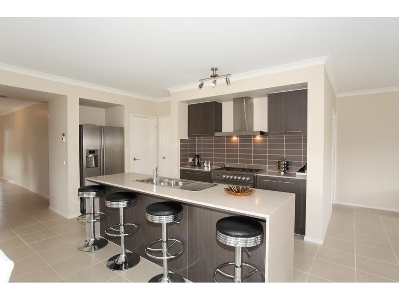 9 Alice Court, Officer VIC 3809