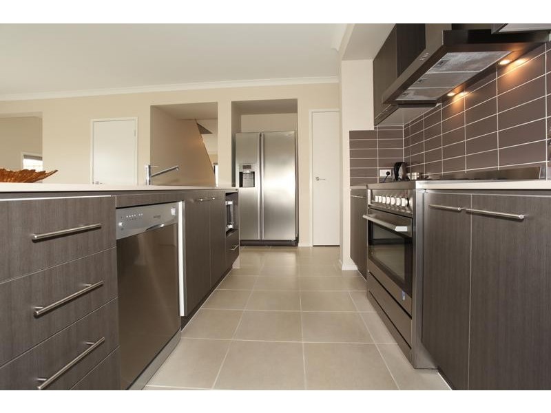 9 Alice Court, Officer VIC 3809