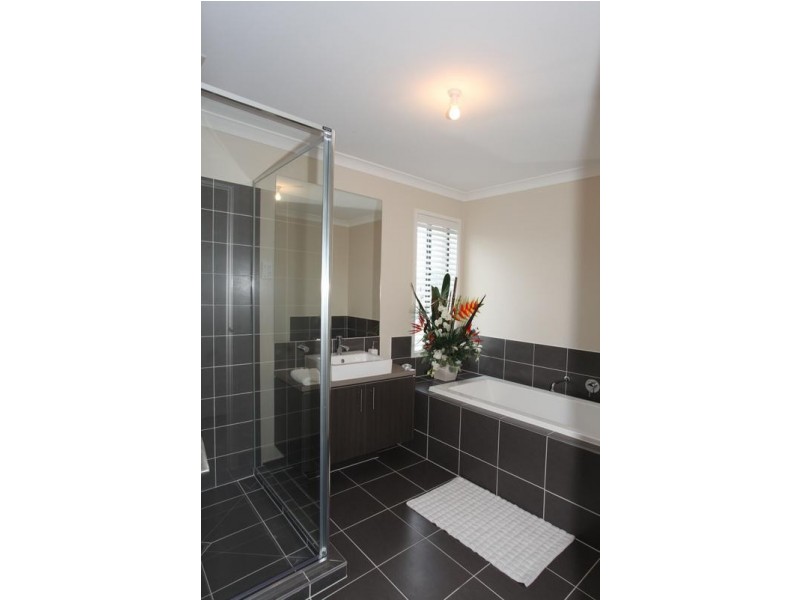 9 Alice Court, Officer VIC 3809