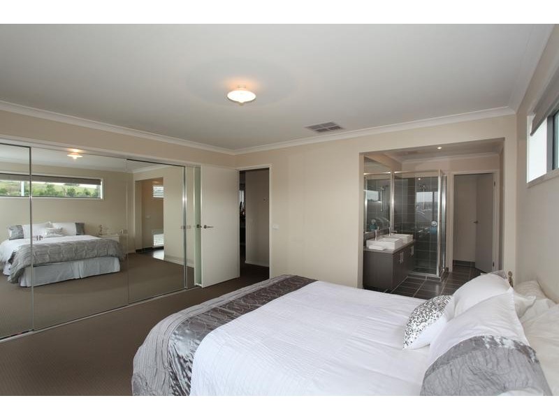 9 Alice Court, Officer VIC 3809