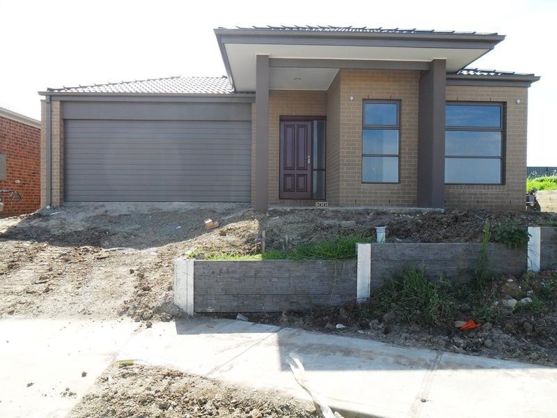 Lot 345, 72 McKillop Way, Clyde North VIC 3978