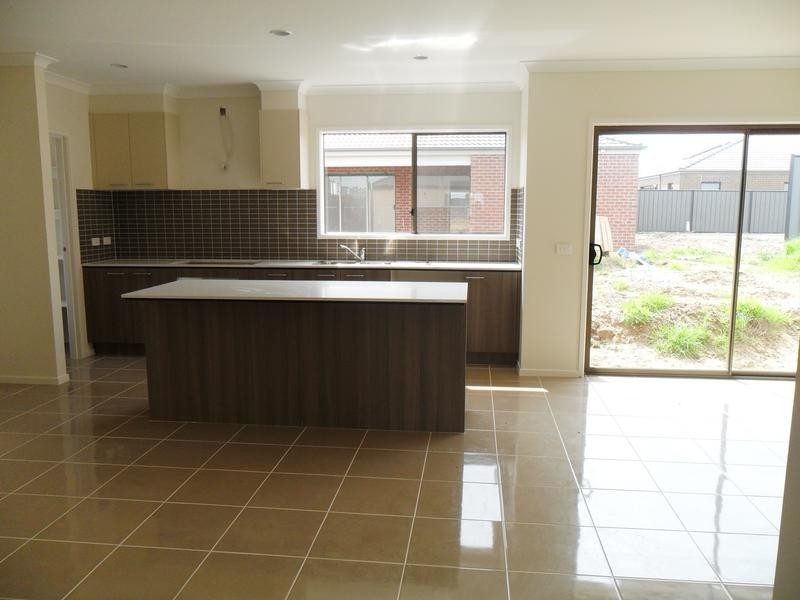 Lot 345, 72 McKillop Way, Clyde North VIC 3978