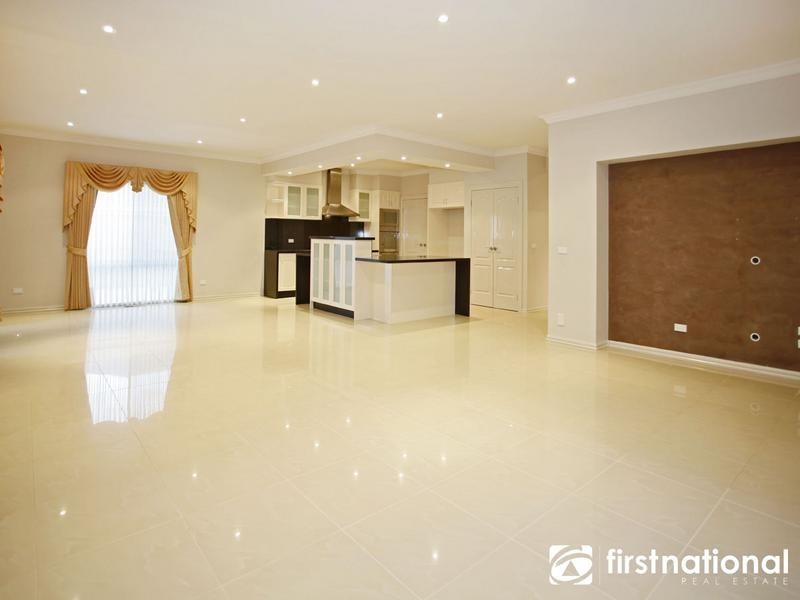 12 Hillcrest Avenue, Narre Warren VIC 3805