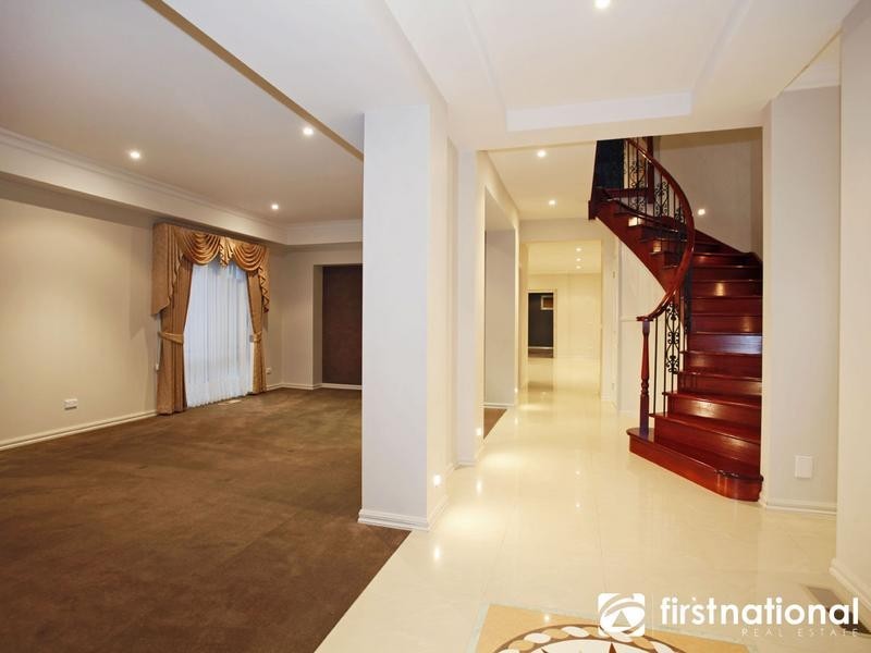 12 Hillcrest Avenue, Narre Warren VIC 3805