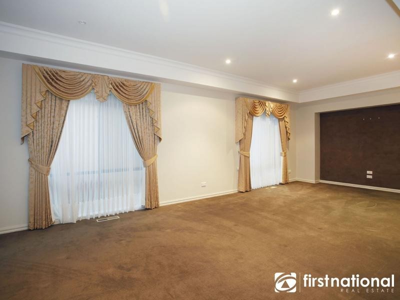 12 Hillcrest Avenue, Narre Warren VIC 3805