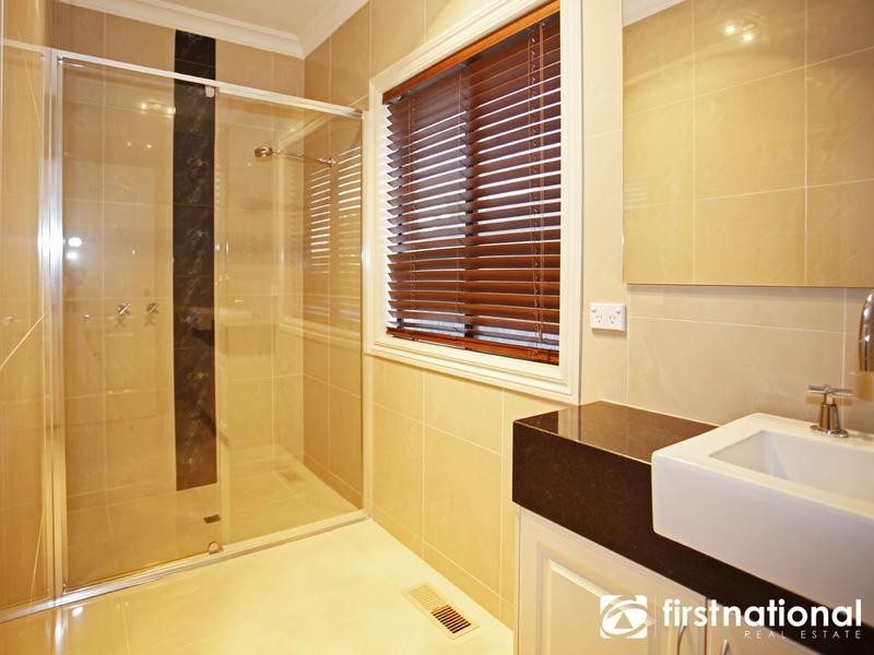 12 Hillcrest Avenue, Narre Warren VIC 3805