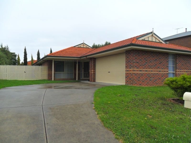 77 Hancock Drive, Berwick VIC 3806
