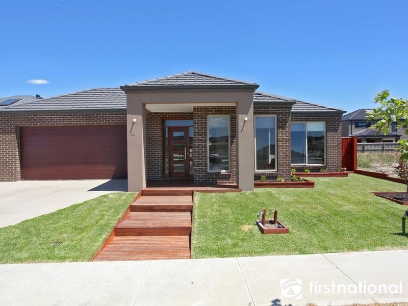 102 Arena Parade, Officer VIC 3809