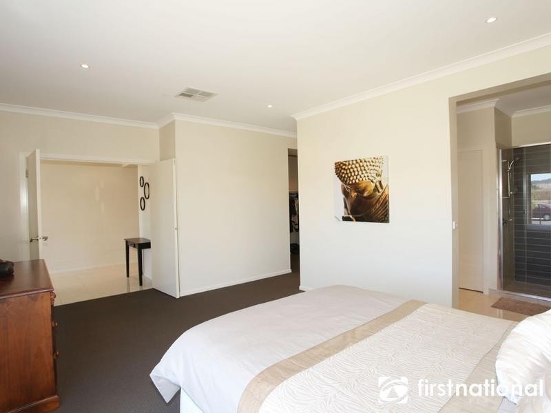 102 Arena Parade, Officer VIC 3809