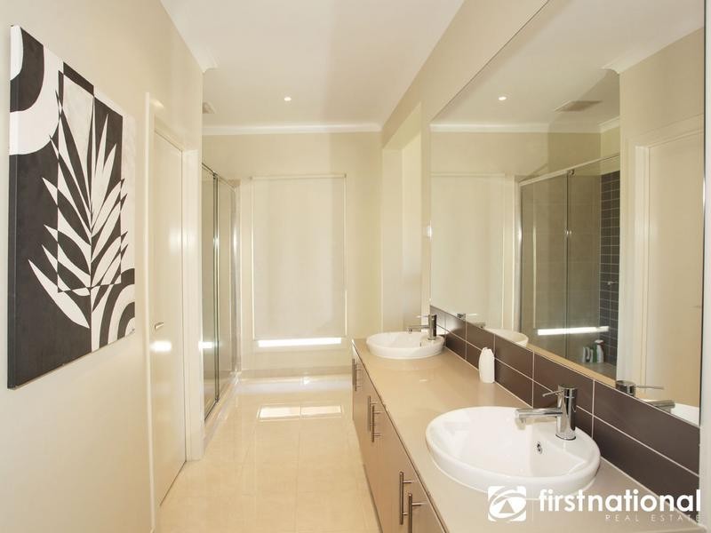 102 Arena Parade, Officer VIC 3809