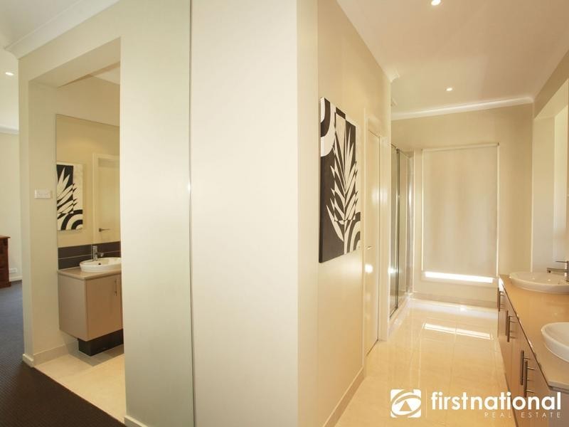 102 Arena Parade, Officer VIC 3809