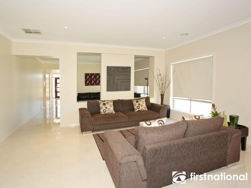 102 Arena Parade, Officer VIC 3809