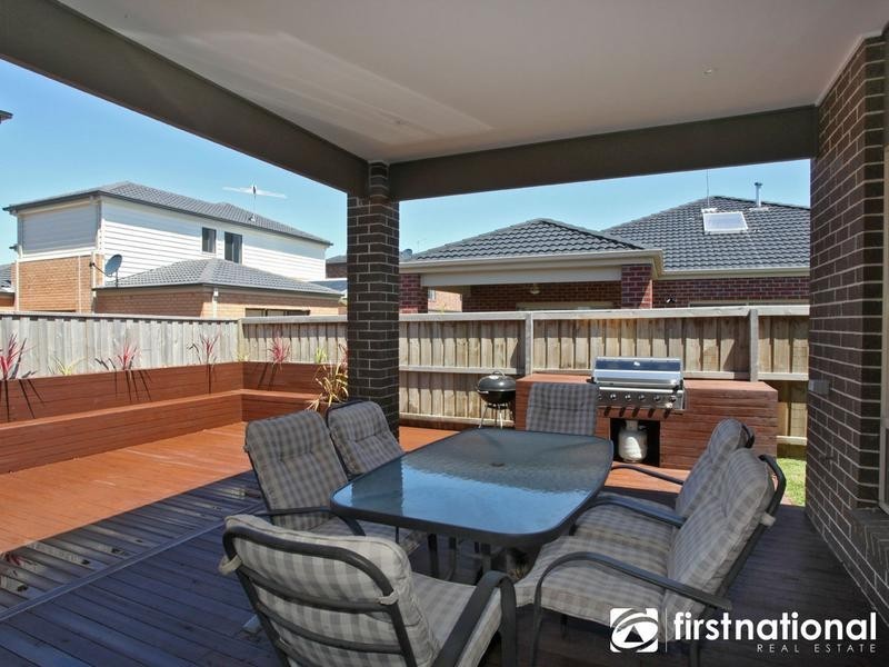 102 Arena Parade, Officer VIC 3809