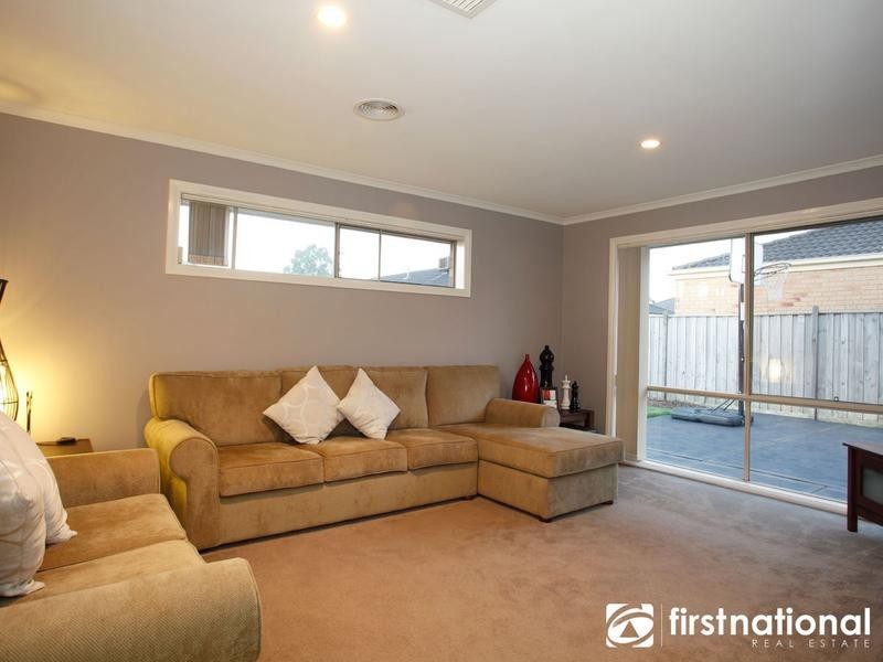 17 Mallard Street, Berwick VIC 3806