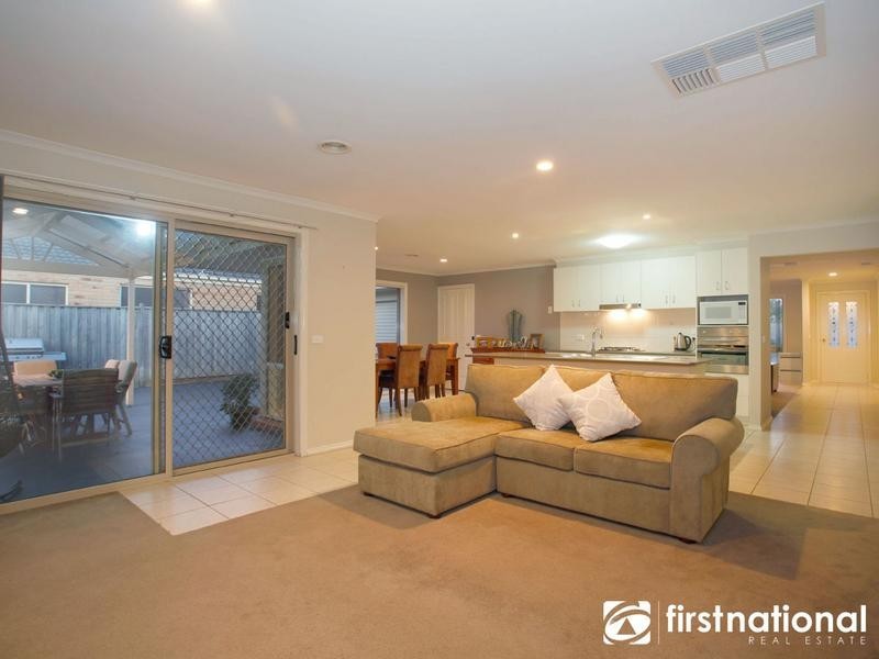 17 Mallard Street, Berwick VIC 3806