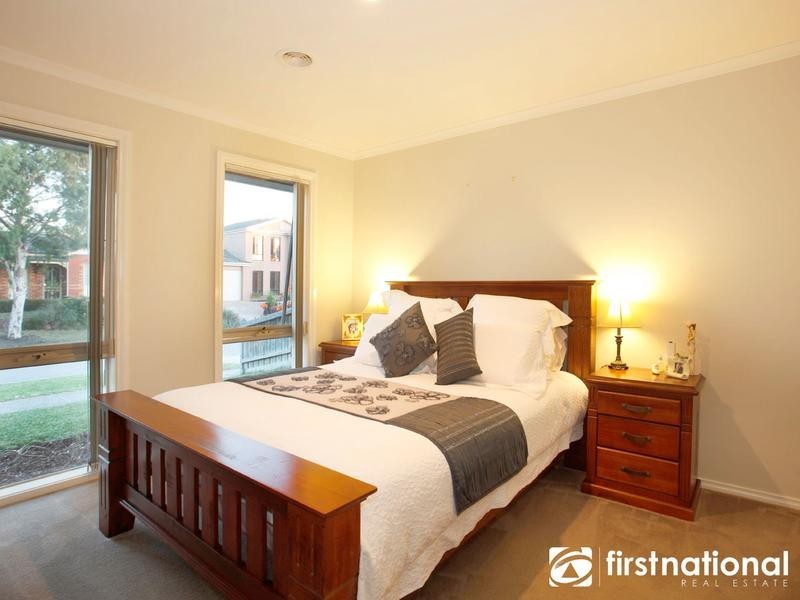 17 Mallard Street, Berwick VIC 3806