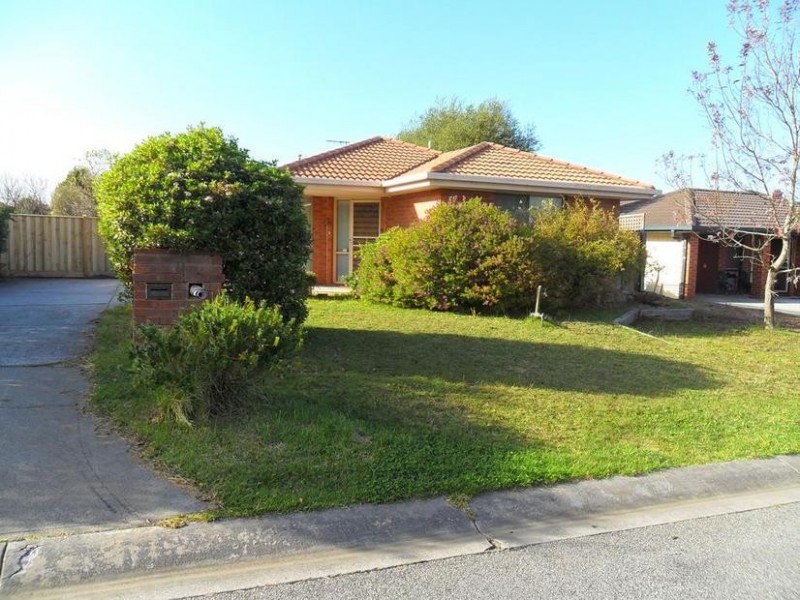 11 Wilmott Close, Berwick VIC 3806
