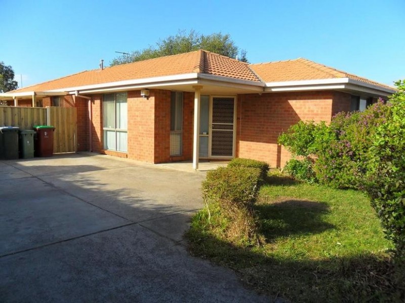 11 Wilmott Close, Berwick VIC 3806