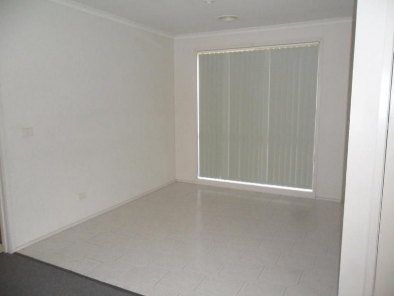 11 Wilmott Close, Berwick VIC 3806