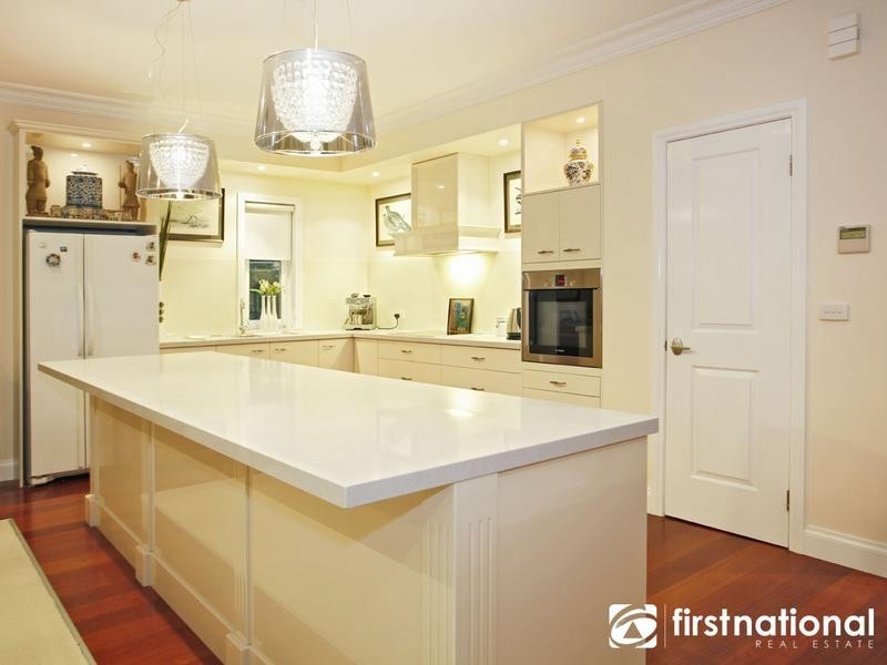 14 Ros Way, Berwick VIC 3806