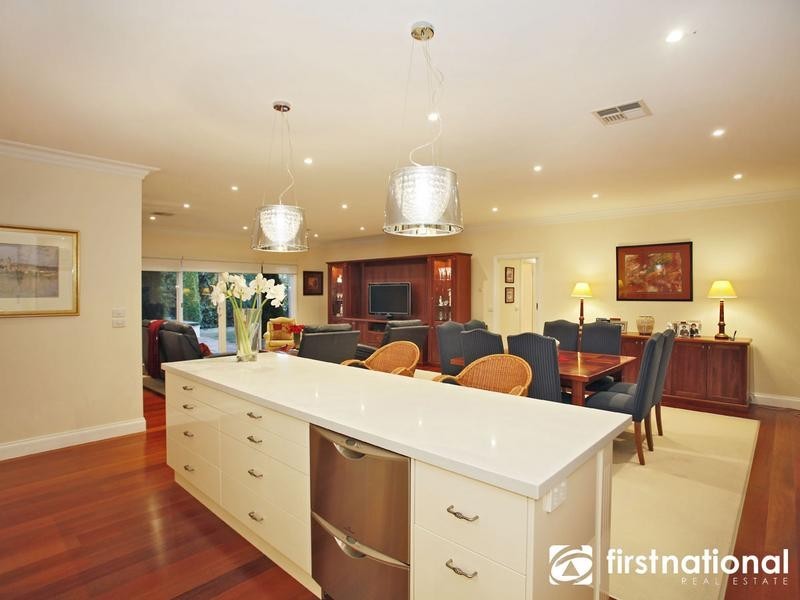 14 Ros Way, Berwick VIC 3806