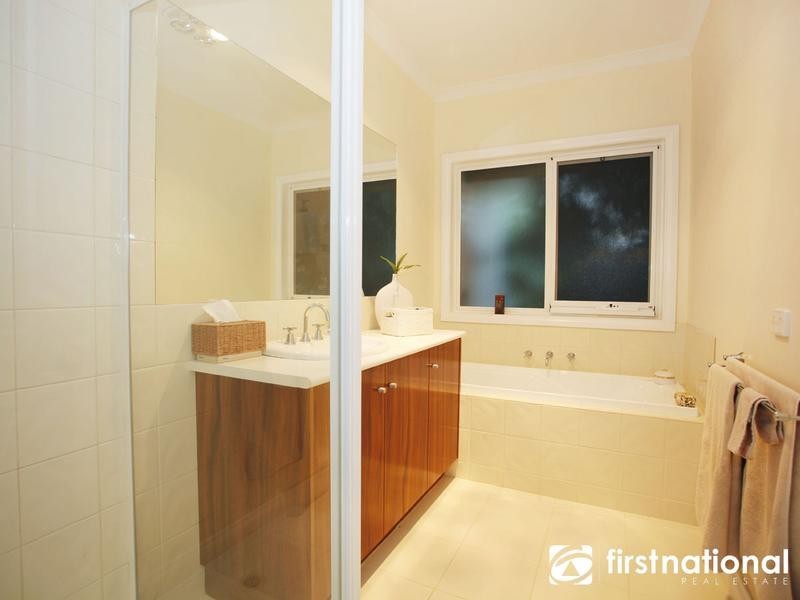 14 Ros Way, Berwick VIC 3806