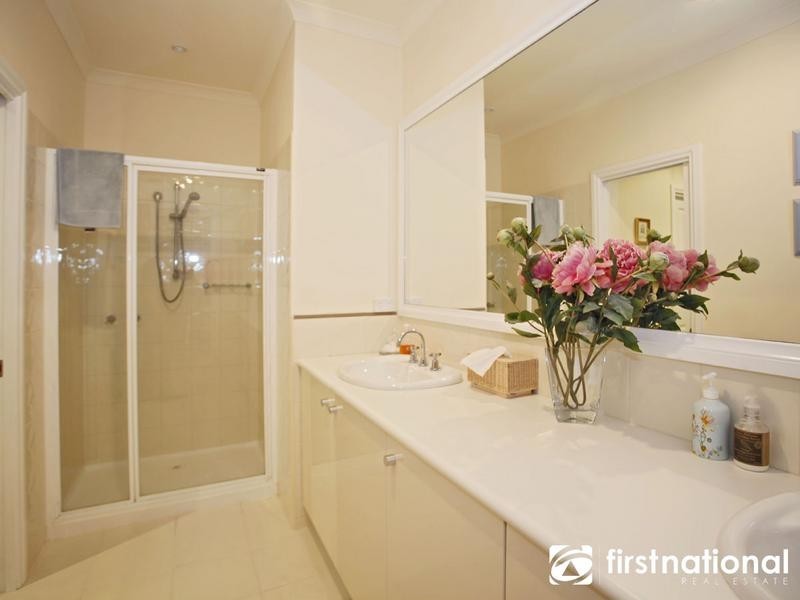 14 Ros Way, Berwick VIC 3806