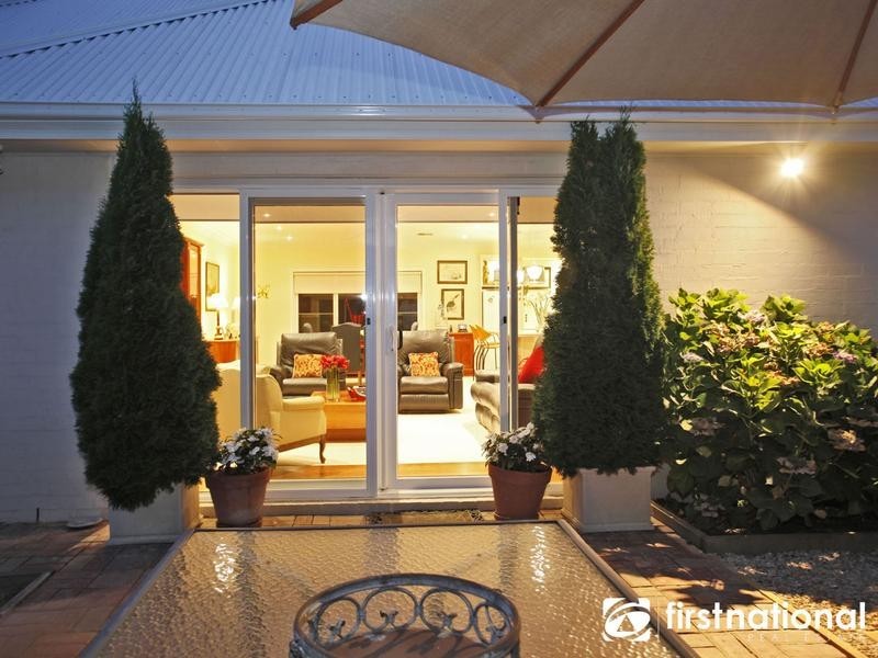 14 Ros Way, Berwick VIC 3806