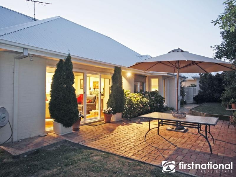 14 Ros Way, Berwick VIC 3806
